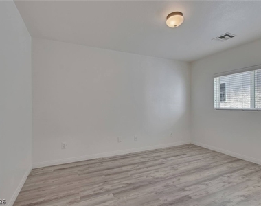 3229 Visionary Bay Avenue - Photo Thumbnail 35