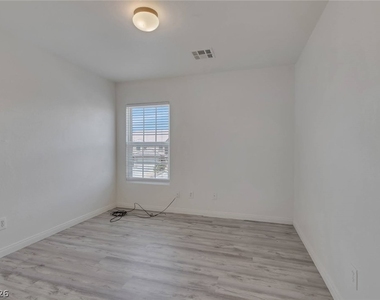 3229 Visionary Bay Avenue - Photo Thumbnail 34
