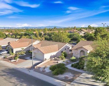 10129 Cresent Creek Drive - Photo Thumbnail 32