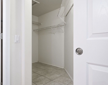10129 Cresent Creek Drive - Photo Thumbnail 26
