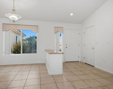 10129 Cresent Creek Drive - Photo Thumbnail 9