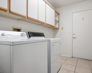 10129 Cresent Creek Drive - Photo Thumbnail 27