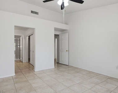 10129 Cresent Creek Drive - Photo Thumbnail 22