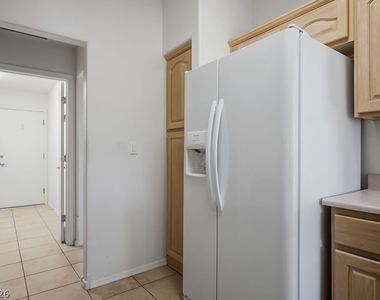 10129 Cresent Creek Drive - Photo Thumbnail 17