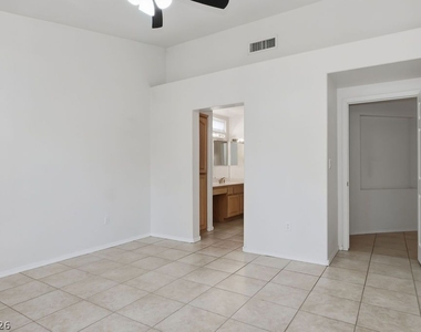 10129 Cresent Creek Drive - Photo Thumbnail 21