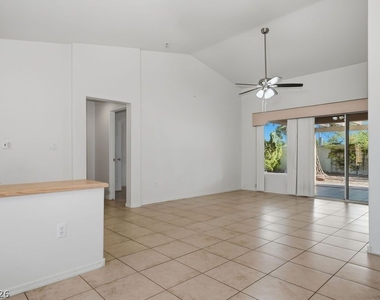 10129 Cresent Creek Drive - Photo Thumbnail 13