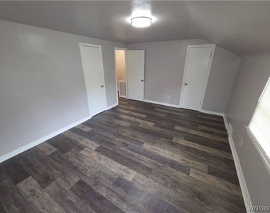 425 Onondaga Street - Photo Thumbnail 7