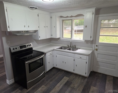 425 Onondaga Street - Photo Thumbnail 3
