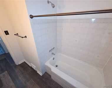 425 Onondaga Street - Photo Thumbnail 11