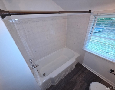 425 Onondaga Street - Photo Thumbnail 10
