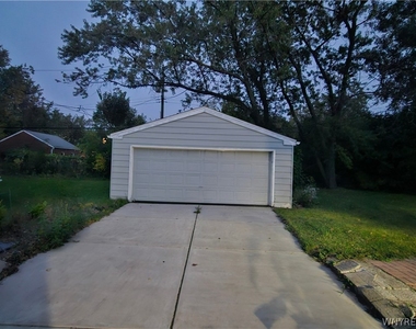 373 Niagara Falls Boulevard - Photo Thumbnail 2