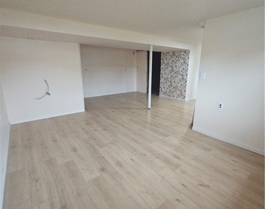 47 W Toulon Drive - Photo Thumbnail 9
