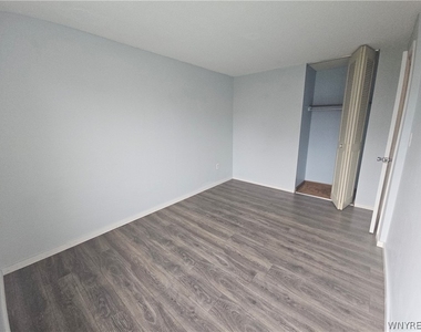 47 W Toulon Drive - Photo Thumbnail 10