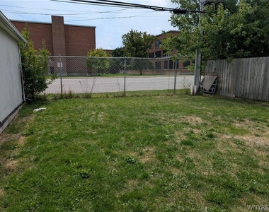 881 Highland Avenue - Photo Thumbnail 20
