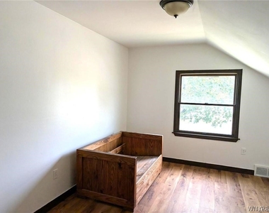 881 Highland Avenue - Photo Thumbnail 12