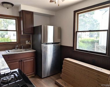 881 Highland Avenue - Photo Thumbnail 3