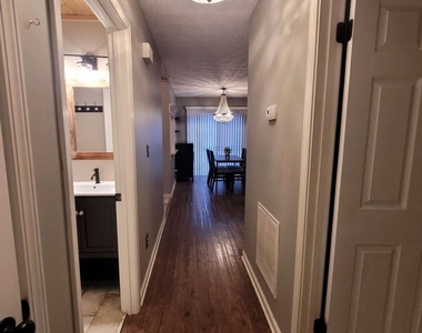 1202 Fairway Oaks - Photo Thumbnail 21