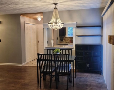 1202 Fairway Oaks - Photo Thumbnail 8
