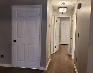 1202 Fairway Oaks - Photo Thumbnail 10