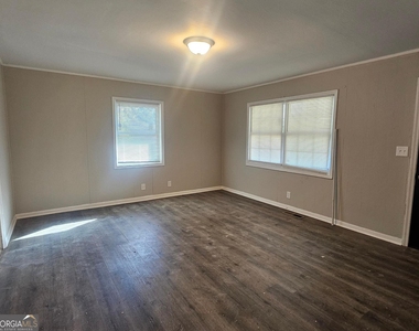 4346 Elkan Avenue - Photo Thumbnail 2