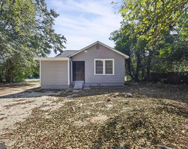 3705 Log Cabin Drive - Photo Thumbnail 4