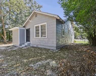 3705 Log Cabin Drive - Photo Thumbnail 3
