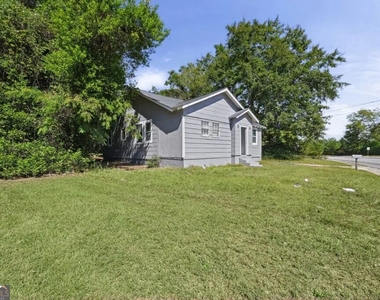 3705 Log Cabin Drive - Photo Thumbnail 2