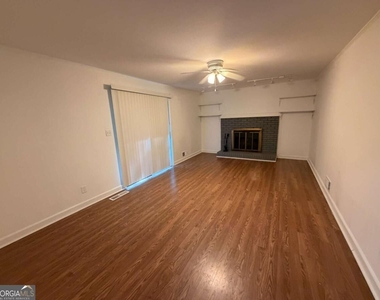 2878 Pine Valley Circle - Photo Thumbnail 2