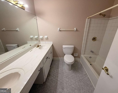 2878 Pine Valley Circle - Photo Thumbnail 10