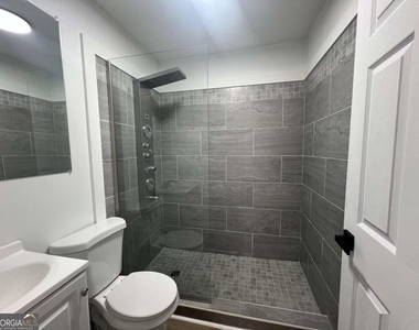 5760 Penfield Place - Photo Thumbnail 12