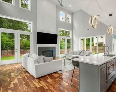 1520 Columbia Drive - Photo Thumbnail 15