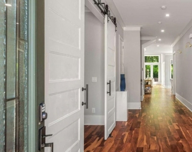 1520 Columbia Drive - Photo Thumbnail 3