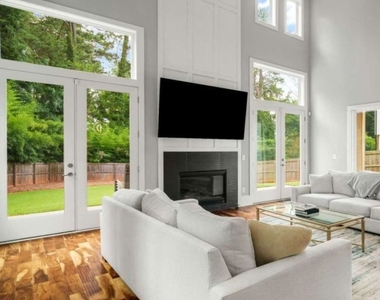 1520 Columbia Drive - Photo Thumbnail 10