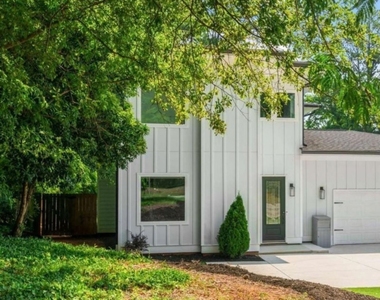 1520 Columbia Drive - Photo Thumbnail 2