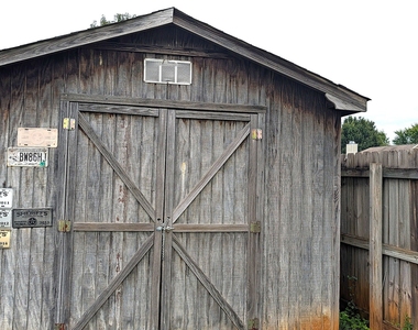 201 Brandonshire Lane - Photo Thumbnail 18