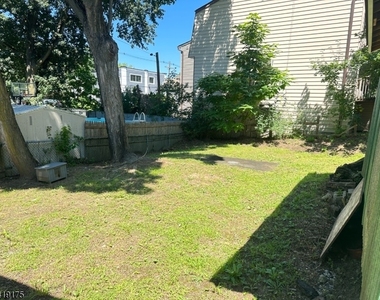 11 Mabie St - Photo Thumbnail 11