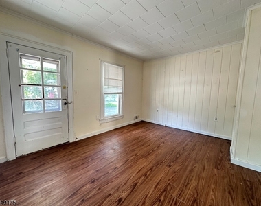 11 Mabie St - Photo Thumbnail 7
