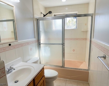 23 Winthrop Rd - Photo Thumbnail 9