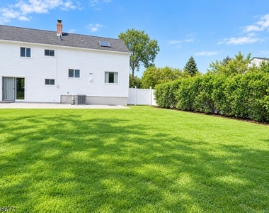 23 Winthrop Rd - Photo Thumbnail 13