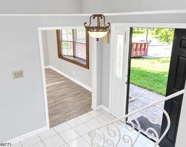 23 Winthrop Rd - Photo Thumbnail 2