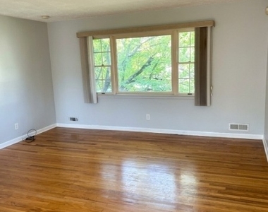 23 Winthrop Rd - Photo Thumbnail 6