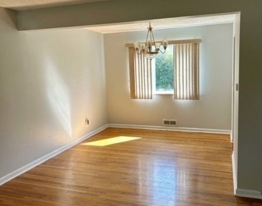 23 Winthrop Rd - Photo Thumbnail 7