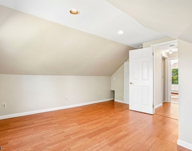658 Parsippany Blvd - Photo Thumbnail 25