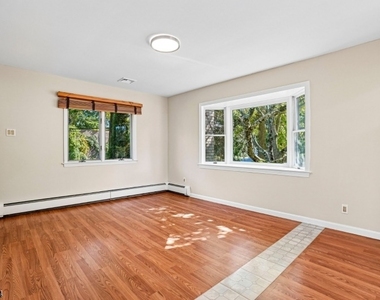 658 Parsippany Blvd - Photo Thumbnail 4