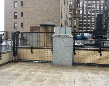 West 55th Street - Photo Thumbnail 3