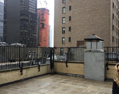 West 55th Street - Photo Thumbnail 4