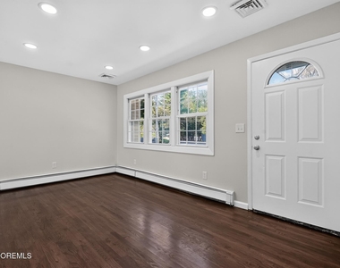 877 Egret Drive - Photo Thumbnail 8