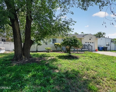 877 Egret Drive - Photo Thumbnail 4
