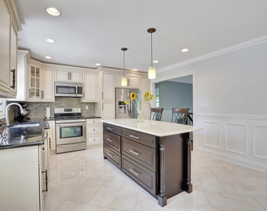 785 Norwood Avenue - Photo Thumbnail 3