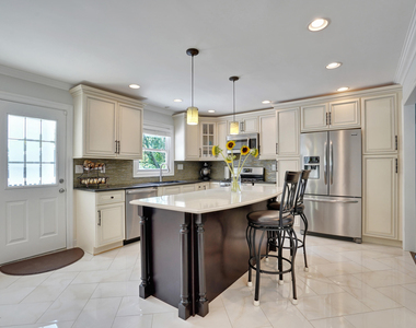 785 Norwood Avenue - Photo Thumbnail 2